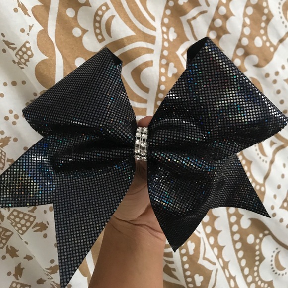 Cheer bow - Picture 3 of 3